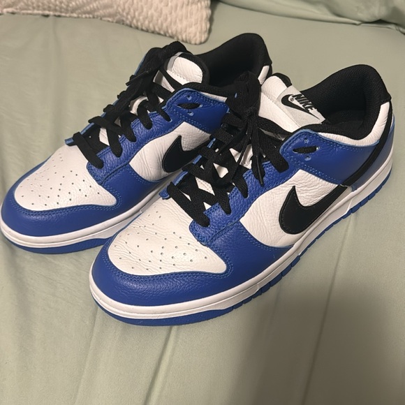 Dunks - Picture 2 of 2